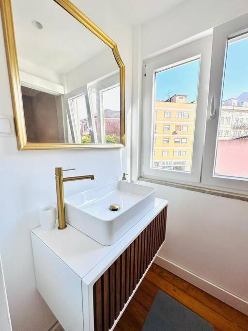 Lisbon City Center Flat For 6 Pp Bagian luar foto